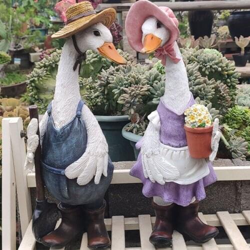 Resin Duck Statue Statue-funny 13 X 9.4 X 5.5 Inches Color Hand Drawing Winter Gardens Gifts Lawns Outdoor Courtyards Decor
