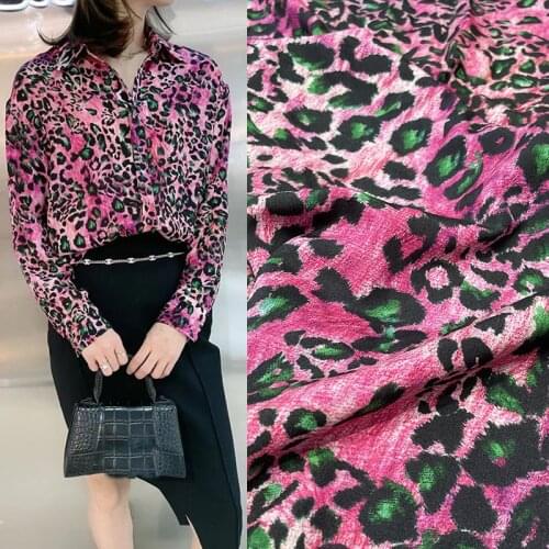 145cm Width Fashion Pink Leopard Printed Imitate Double Crepe Fabric For Woman Dress Blouse Pants DIY Cloth Sewing