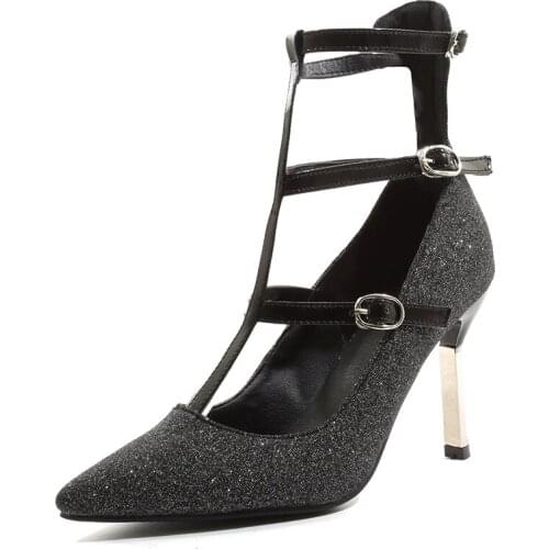 In 2019 the spring and autumn period and the new fashion high heel with point size size 32 light