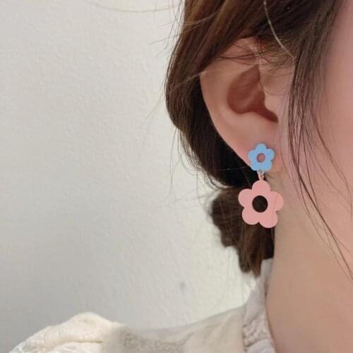 1 Pair Simple Decorative Romantic Earrings Hollow Stitching Bright Color Flower Drop Earrings Female Girl Earrings Accessories