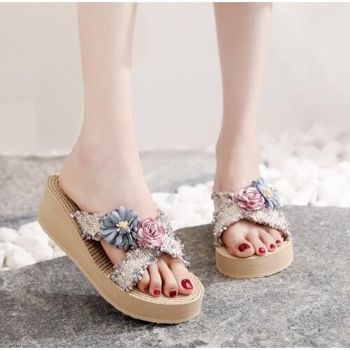 Womens Summer Flip Flop Flat Bottomed Slope Heel Beach Slipper Fashion Elegant Platform Shoes Women Slip On Slipper Bath Shoes