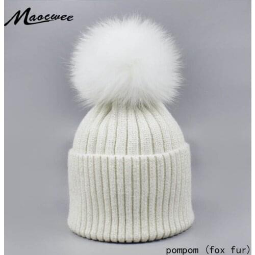 Womens Hats Silver Silver Wire With Fur Pompom Caps Knitted 2018 Autumn Winter Fashion Brand New Hat Female Skullies Beanies