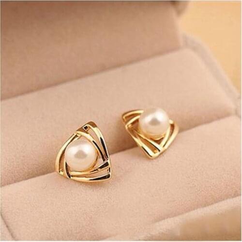 Grace Jun(TM) Korea Style Triangle Clip on Earrings Non Piercing for Women Wedding Charm Silmulated Pearl Earring New Arrival