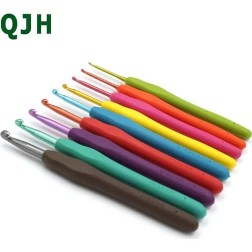 QJH Brand Crochet Hooks Set 9pcs in Sizes 2.0MM-6.0MM TPR Soft Plastic Handle knitting Needle Best Graft Gifts For Mom and Her