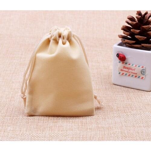 High quality 100pcs/Lot 7x9 cm Beige Packaging Bag Black Velvet Bag For Jewelry Logo Printed Drawstring Velvet Pouches 10 colors