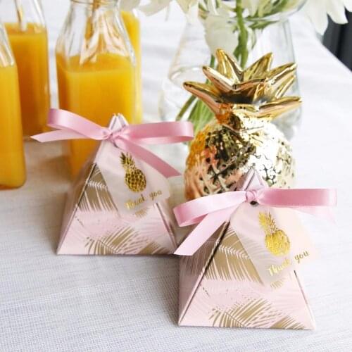 30pcs New Creative Pink Pineapple Triangular Pyramid Candy Box Wedding Favors Party Supplies Bomboniere thanks Gift Box