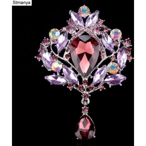 New Fashion Crystal brooch female burst gold crown jacquard hand holding wedding supplies H1001