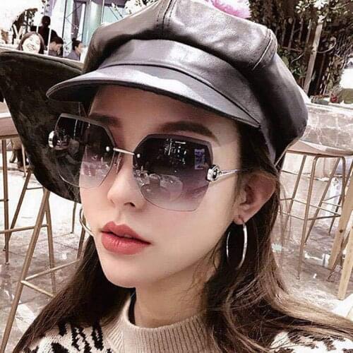 Luxury Brand Sunglasses Women Fashion Black Retro Sun Glasses Vintage Lady Summer Style Sunglasses Female Famous UV400