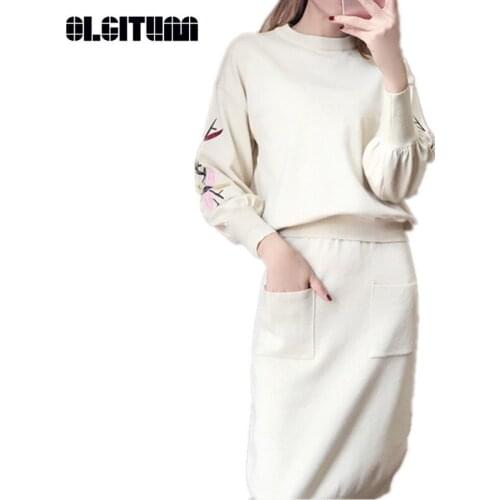 Solid Sweater Sets for Women Embroidery Sweet Style Elegant Ladies Sweater Suit Fashion Knit Slim Females Sweater Sets WS047