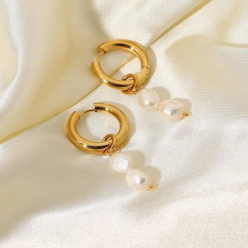2021 New Arrival 18k Gold Plated Stainless Steel Women Waterproof Double Freshwater Pearl Pendant Huggie Earrings