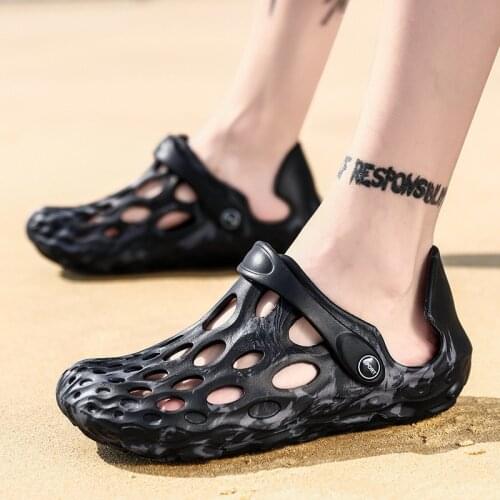 Men Sandals Beach Slippers Men Sneakers Clogs Lightweight Sandals Man Zuecos Sandalias Zapatos Hombre New Summer 2020 Shoes