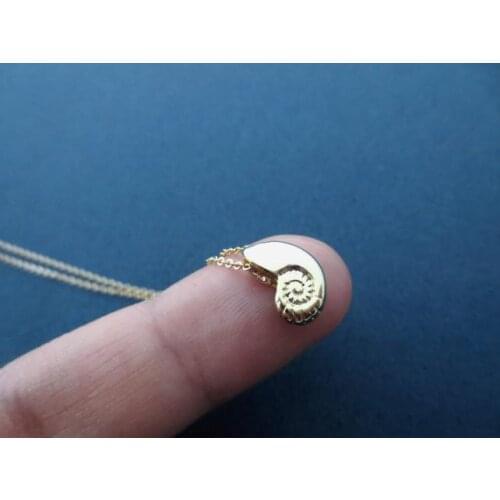 10PCS Mermaid Seashell Necklace Ariel Voice Sea Shell Conch Necklace Ocean Beach Spiral Swirl Snail Pendant Chain Necklaces