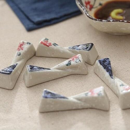 100pcs Fashion Kitchen Tableware Diverse Cute Ceramic Chopsticks Holders Practical Chopsticks Holder Stand NO419