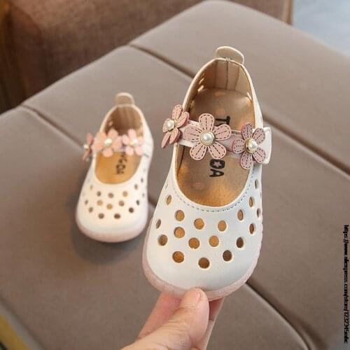 Baby sandals childrens Hollowed out flowers boy girl baby first walker shoes non-slip soft sole single shoes beach shoes sandal