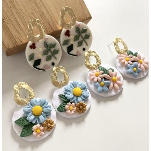 Handmade Polymer Clay Carved Earrings for Women Sun Flower Daisy Retro Textured Dangle Earrings Friend Gift Jewelry