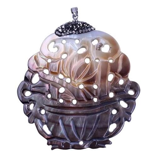 Classic Pattern Hollow Shell Charm Pendant Hot Rhinestone Pendant for Women Jewelry for Choker