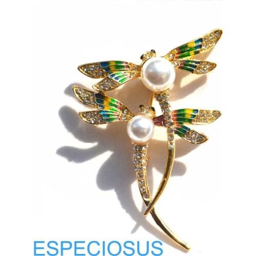 Elegant Pin Rhinestone Dragonfly Brooch Painted Gold Color Pearl Giraffe Women Breast Pin Mix Color Ladys Garment Gift Jewelry