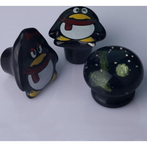 Cute cartoon penguin ceramic childrens room furniture handle crystal drawer shoe cabinet tv cabinet dresser knob pull