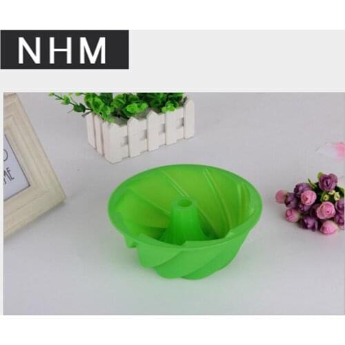Silica gel cake mould baking mould silica gel spiral cake mould hollow screw Color random