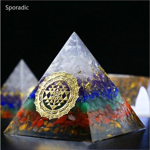 1pc 7Chakra Orgonite Pyramid Natural White Crystal Amethyst Sahasrara Chakra Jeremiel To Improve Mood Resin Pyramid Crafts