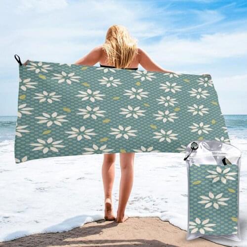 Wearable Bath Towel Edelweiss Flower Summer Daisy Soft and Absorbent Unique Towel for Hotel Home Bathroom Gifts Women Bathrob