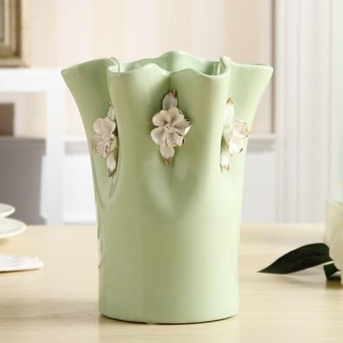 Ceramic Bunch Shaped Vase Handmade Pottery Flower Basket Chinaware Craft Ornament Accessories for Home Decor and Birthday Gift