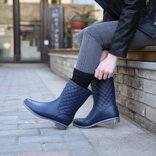 New Leisure rain boots women Low-Heeled Round Toe Shoes Waterproof Middle Tube Rain Boots chaussures femmes tyh6