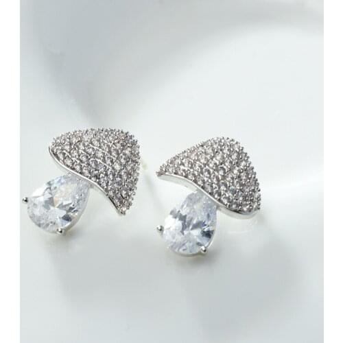 Hot Copper Cubic Zirconia Exquisite White Mushroom Stud Earrings Women Fashion Cute for Girls Simple Elegant Woman Earrings
