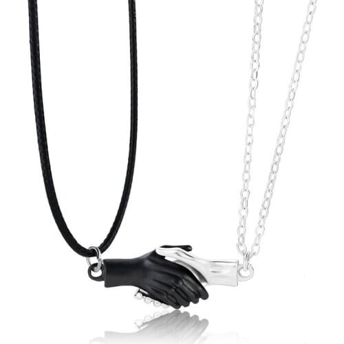 2Pcs/Set Magnetic Couples Hand in Hand Pendant Necklace for Men Women Wedding Engagement Promise Valentines Day Jewelry