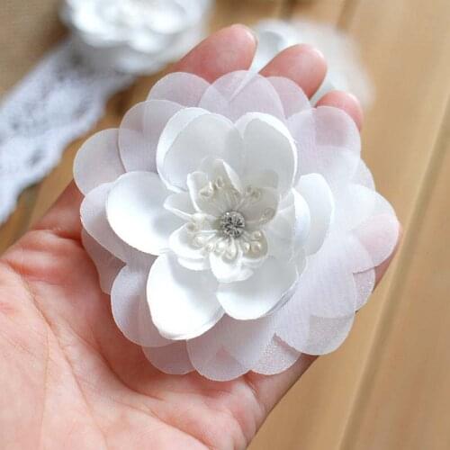 5pcs Sew On White Flower Patches 3D Applique Beaded Flowers Patches For Clothing Bags Wedding Dress Appliques Parches DIY