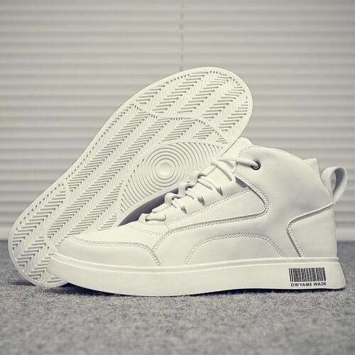 2021 New Fashion Breathable Man Casual Shoes White Light Sneakers Men Teenage Korean Version Wear Resitant Little White Shoes