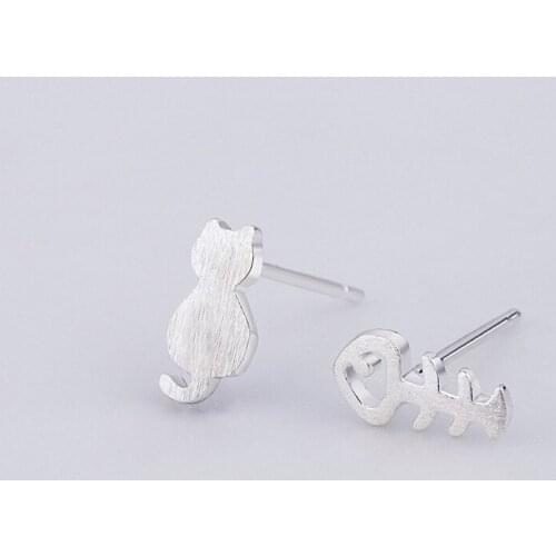 Korean Fashion Cat Fishbone Stud Earrings for Women Accessories Jewelry Party Girl Gift Cute Women Earrings