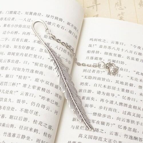 1pcs Early Day Handmade Feather Vintage Metallic Bookmarks 12 Constellations Holiday Gift Student Prize Creative Gifts