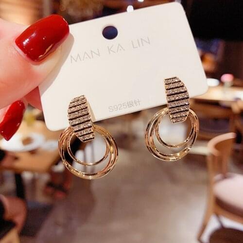 Light luxury earrings high texture circle temperament earrings European and American exaggerated personality