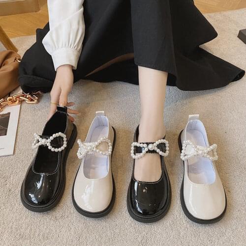 Spring Autumn pearl Lolita Shoes Buckle Mary Janes Shoes Patent Leather Shallow Woman Flats Girls Shoes Size 34-40 zapatos mujer