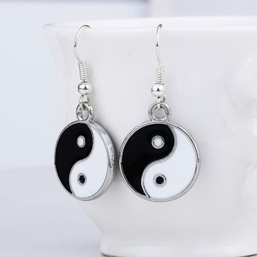 Yungqi New Yin-Yang Eight Diagrams Pendants Earrings For Women Simple Design Tai Chi White Black Round Earring Jewelry Brinco