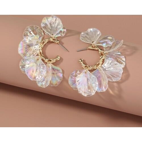 2021 New Fashion Acrylic Petal Hoop Earrings Women Big Round Pearl Earrings Female Elegant Wedding Party Jewelry