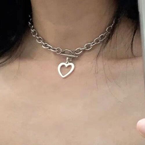 Punk Vintage Thick Chain Hollow Love Heart Pendant Necklace for Women Hiphop Geometric Clavicle Necklace Jewelry Kolye YN1459