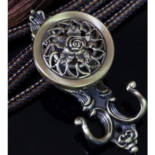 European-style Curtain Hook Wall Hook Hanging Ball Affordable Grade Strap Tie Hook Classic Peony Shape