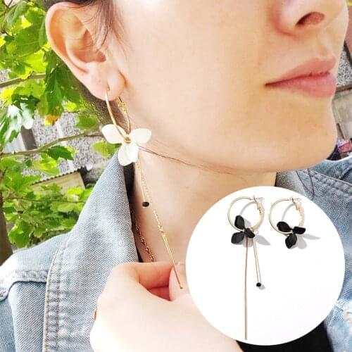 Trendy Flower Women Dangle Earrings Golden Big Circle Four Color Spray Paint Asymmetrical Earrings For Women Drops Earrings