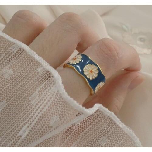 Vintage Plum Blossom Enamel Flower Rings for Women Korean Cute Wreath Daisy Fashion Jewelry Opening Rings Adjustable