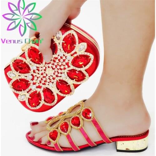 New Nigerian 2021 Lastest Italian Design Red Color Ladies Shoes and Bags Set Decorated With Rhinestone and Appliques for Party