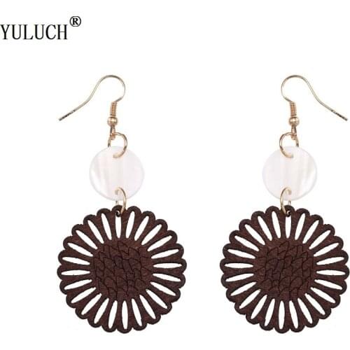 YULUCH 2018 New Design Wooden Earrings Handmade Hollow Flower Earrings Shell Accessroies Gold Hook Earrings For Woman Girls Prom