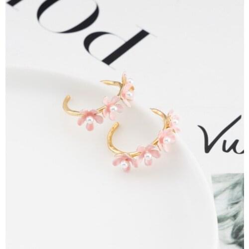 C Shape Ear Jewelry Romantic Sweet Pink Flower Earrings For Women Simple Elegant Charm Lady Female Party Accessories