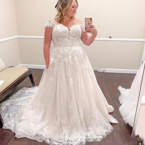 Elegant Plus Size Wedding Dresses Off The Shoulder Tulle Backless Lace Applique A Line Short Sleeves Customize Bridal Gowns