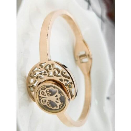 Love between butterfly and moon European and American classic brands luxury woman bangle steel