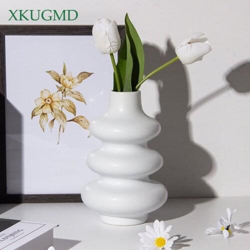 Nordic Heterosexual Ceramic Cute Decorative Vase Hydroponic Decoration TV Cabinet Dried Flower Vase Home Decor Ornaments