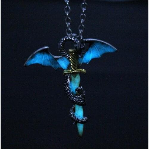 2020 Vintage Jewelry Glow In The Dark Chain Necklaces Luminous Sword Dragon Pendant Necklace For Mens Punk Decoration Jewellery