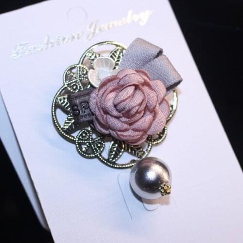 New Fashion Woman Brooches Handmade Flowers Bowknot Pearl Brooches Pin Vintage Jewelry Badge Coat Corsage Accessories
