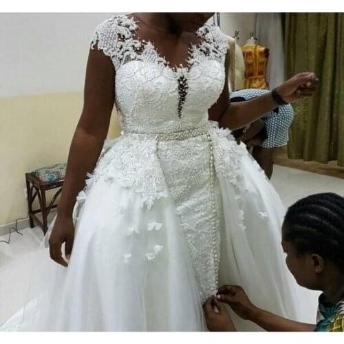 Lace Wedding Dresses With Detachable Train Handwork Cap Sleeves Sheer Neck Plus Size Bridal Gown Vestidos De Novia